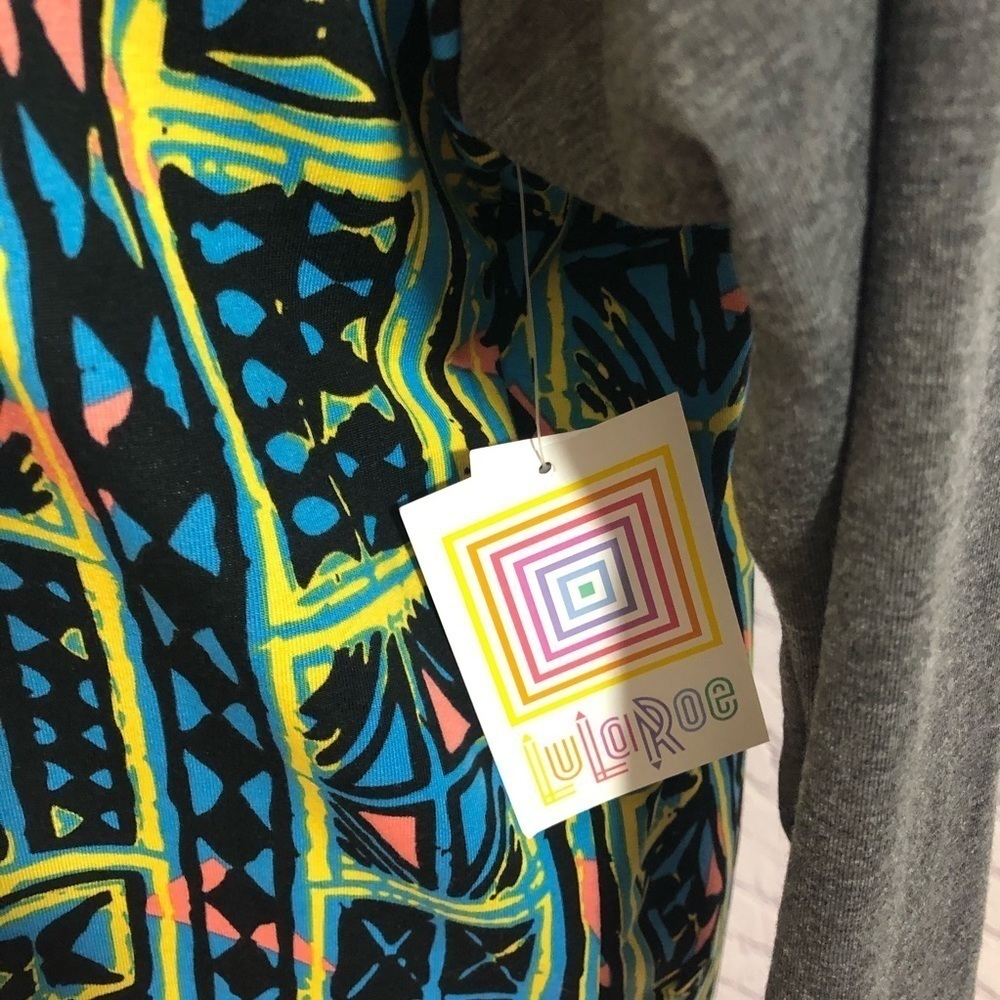 Lularoe Randy Top - Picture 2 of 5